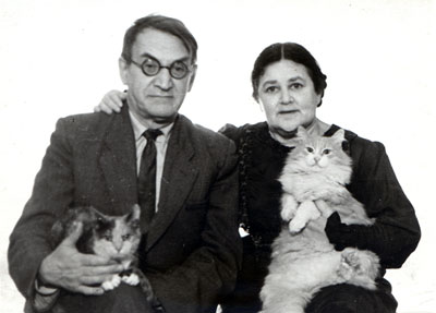 "Семья Корчаков-Чепурковских" - надпись на обратной стороне фото рукой О.Н. Корчак-Чепурковской, Киев, 1959 г.
